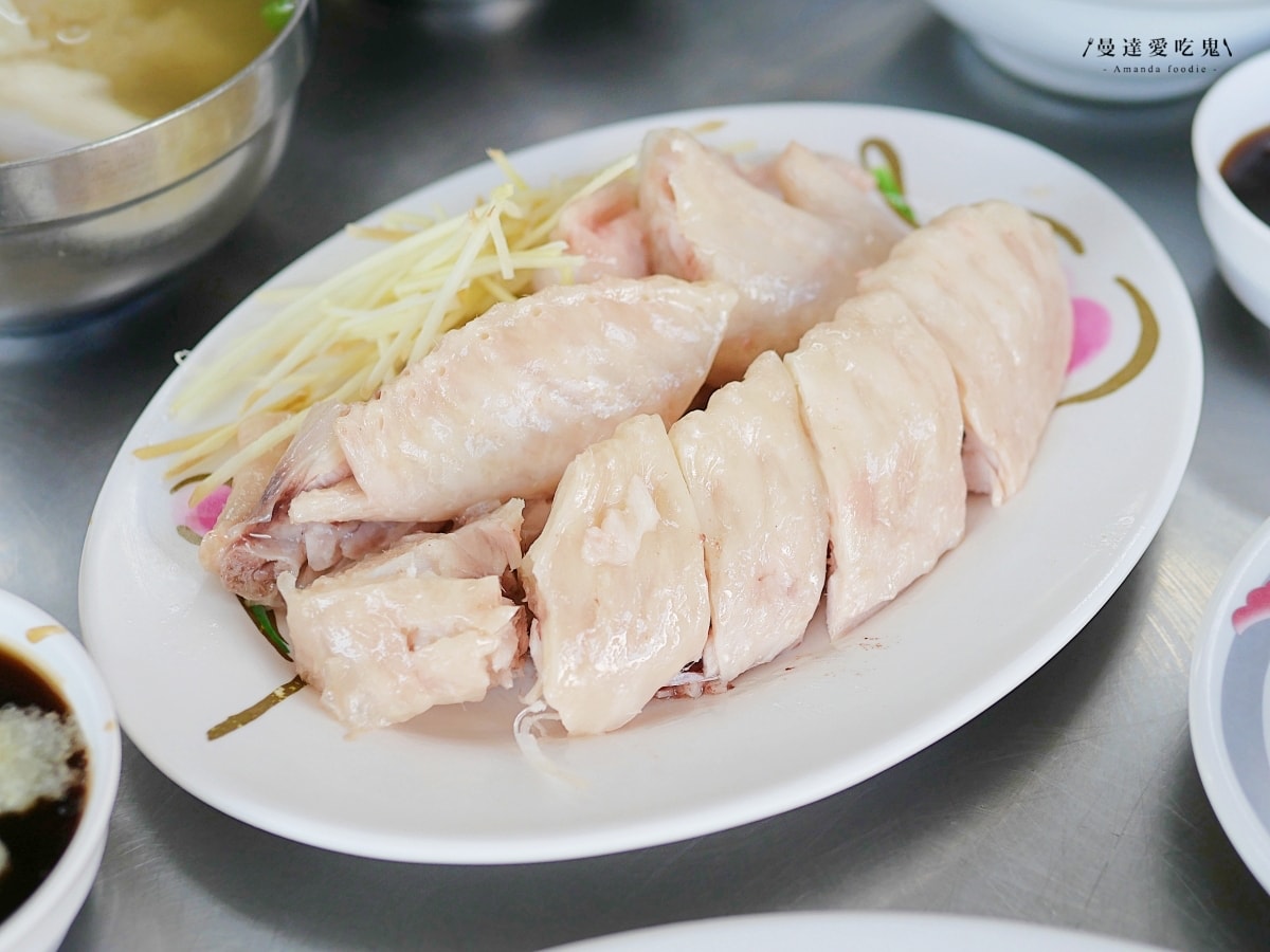 連在地人都跟著排！晚來真的會吃不到「蕭老師火雞肉飯」軟嫩雞片飯、涮嘴炸排骨吃起來！嘉義小吃推薦｜嘉義火雞肉飯推薦