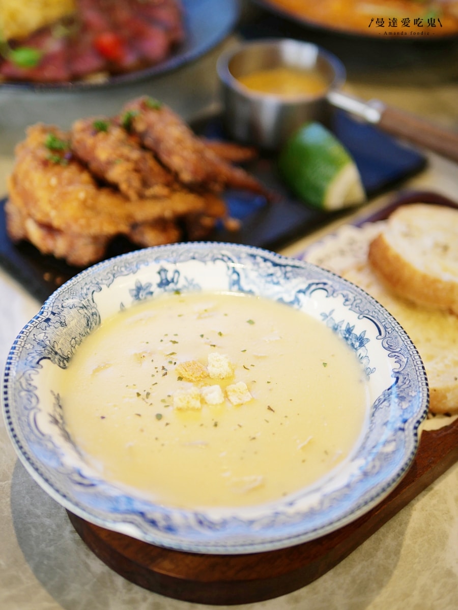 美翻天！從用餐環境到上桌餐點都讓人欲罷不能的浪漫饗宴「今鶴義式餐酒館安平店」超萌立體泡澡熊奶茶吸睛必點！台南慶生推薦｜台南約會推薦