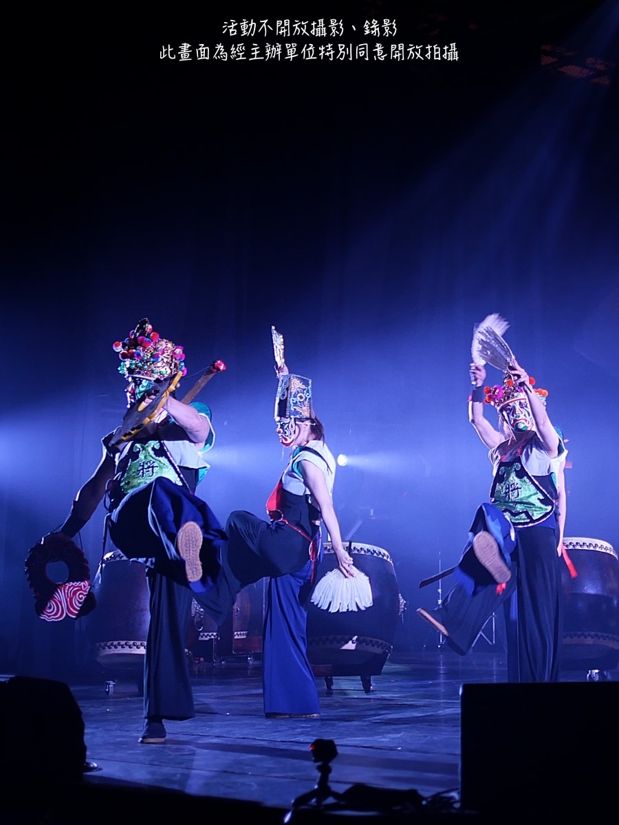 台南仁德｜百年糖廠變身奇幻結界，十鼓文創園區《魔法夜祭2.0 神之島》沉浸式夜間演出讓人欲罷不能！台南親子活動｜台南景點推薦
