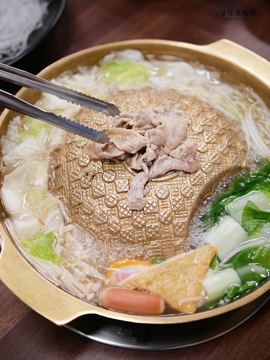 新店報報!暖心火鍋尬銅盤烤肉一次滿足「夯肉吃鍋銅盤烤肉」平價滿足雙享受!永大路平價美食|台南火烤兩吃|台南銅盤烤肉 - 第14張圖 新店報報!暖心火鍋尬銅盤烤肉一次滿足「夯肉吃鍋銅盤烤肉」平價滿足雙享受!永大路平價美食|台南火烤兩吃|台南銅盤烤肉