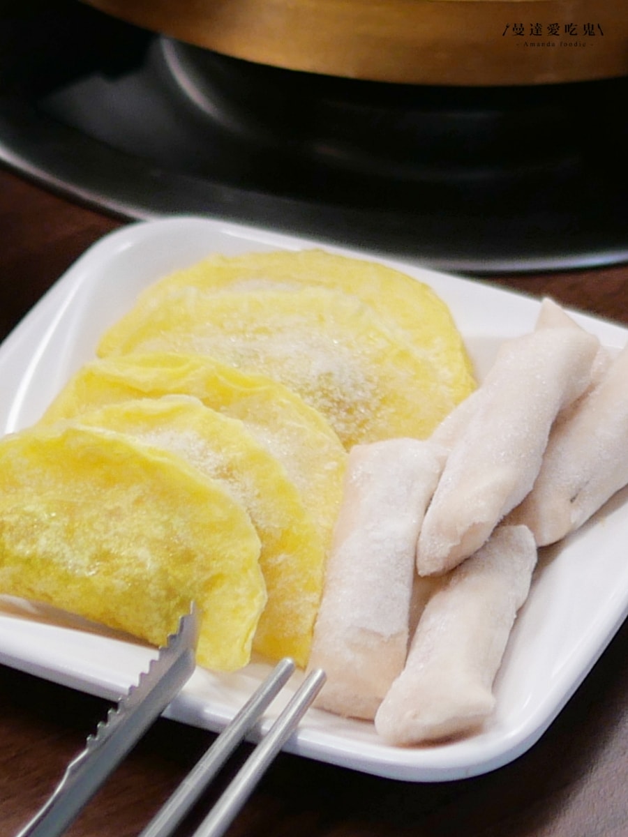 新店報報!暖心火鍋尬銅盤烤肉一次滿足「夯肉吃鍋銅盤烤肉」平價滿足雙享受!永大路平價美食|台南火烤兩吃|台南銅盤烤肉 - 第17張圖 新店報報!暖心火鍋尬銅盤烤肉一次滿足「夯肉吃鍋銅盤烤肉」平價滿足雙享受!永大路平價美食|台南火烤兩吃|台南銅盤烤肉