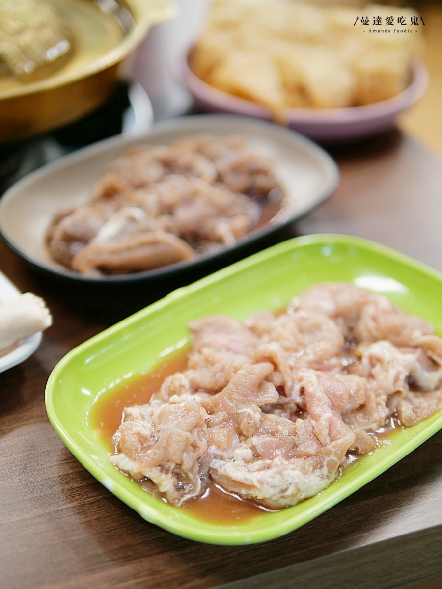 新店報報!暖心火鍋尬銅盤烤肉一次滿足「夯肉吃鍋銅盤烤肉」平價滿足雙享受!永大路平價美食|台南火烤兩吃|台南銅盤烤肉 - 第10張圖 新店報報!暖心火鍋尬銅盤烤肉一次滿足「夯肉吃鍋銅盤烤肉」平價滿足雙享受!永大路平價美食|台南火烤兩吃|台南銅盤烤肉