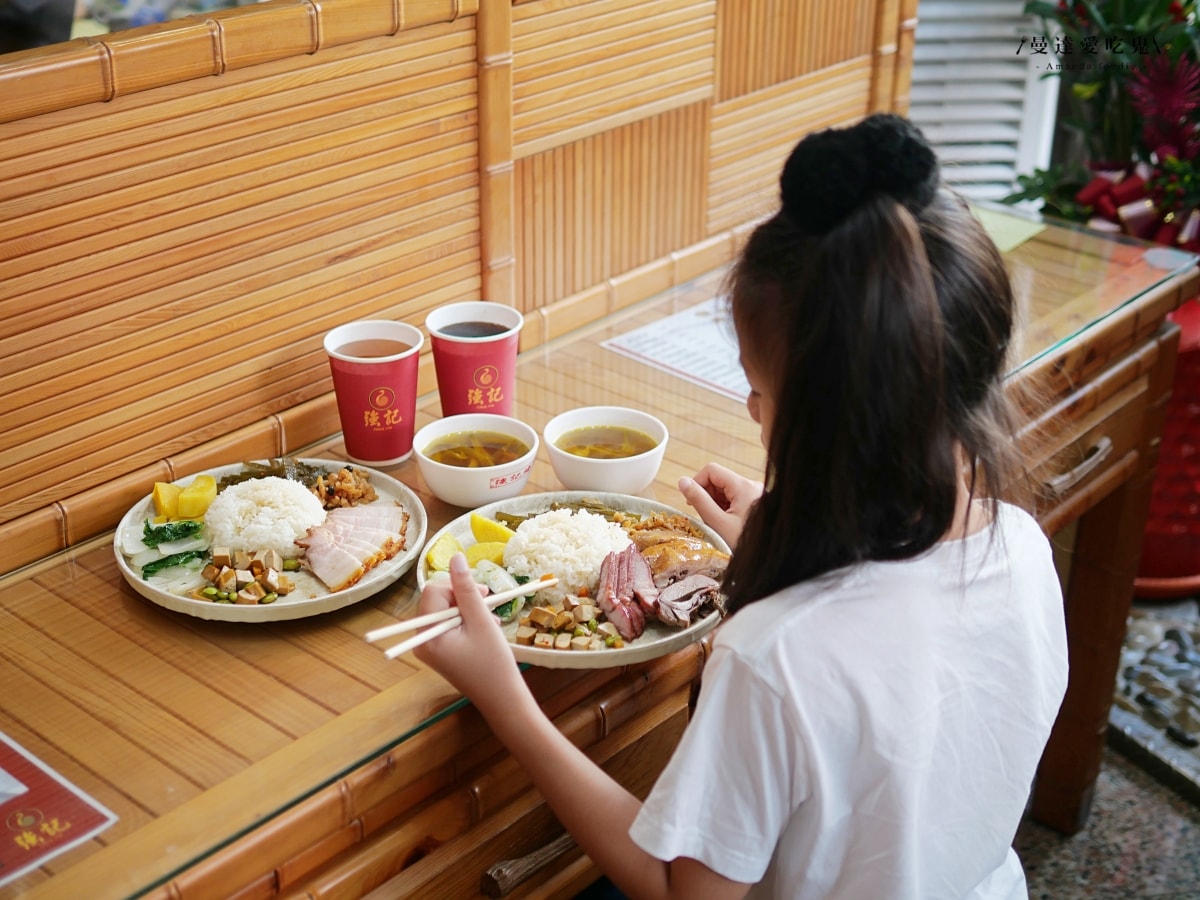嘉義美食｜在地人默默收藏的港味寶藏「強記燒臘」30年老字號一吃愛上，內用享飲料、湯品暢飲！嘉義便當推薦｜嘉義港式燒臘