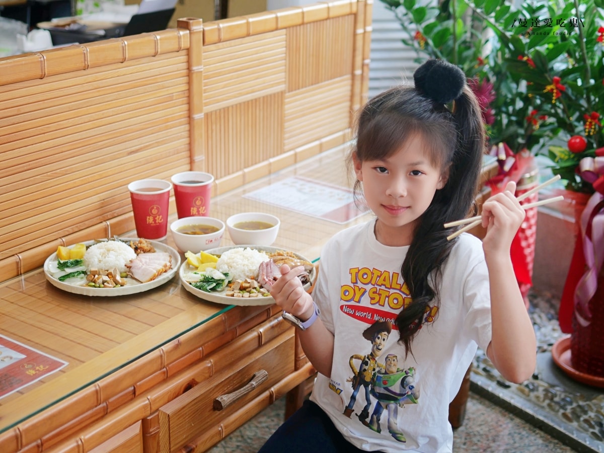 嘉義美食｜在地人默默收藏的港味寶藏「強記燒臘」30年老字號一吃愛上，內用享飲料、湯品暢飲！嘉義便當推薦｜嘉義港式燒臘