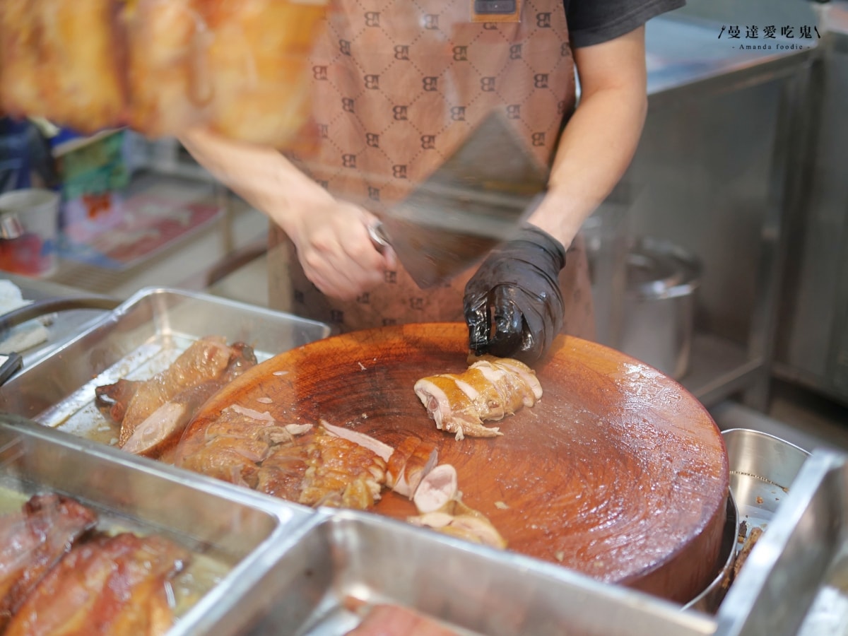 嘉義美食｜在地人默默收藏的港味寶藏「強記燒臘」30年老字號一吃愛上，內用享飲料、湯品暢飲！嘉義便當推薦｜嘉義港式燒臘