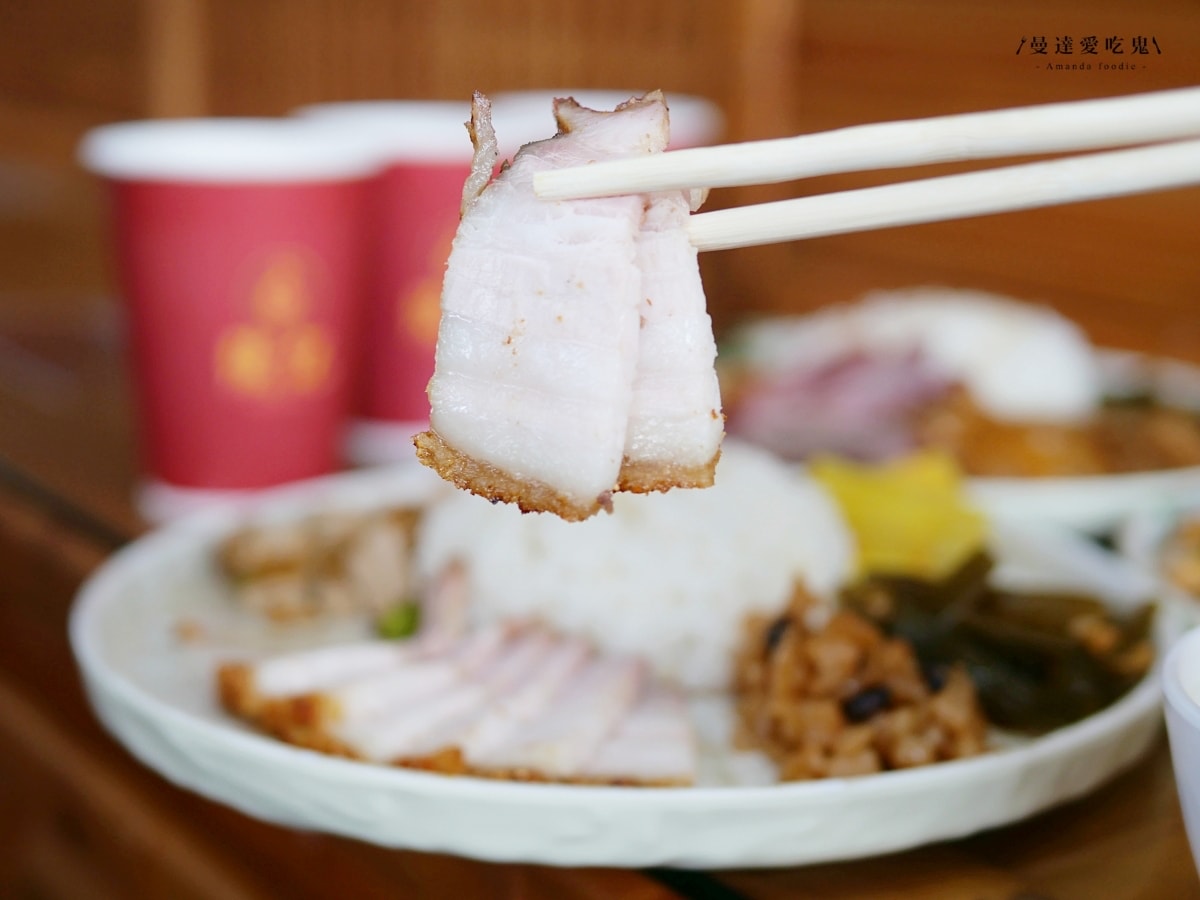 嘉義美食｜在地人默默收藏的港味寶藏「強記燒臘」30年老字號一吃愛上，內用享飲料、湯品暢飲！嘉義便當推薦｜嘉義港式燒臘