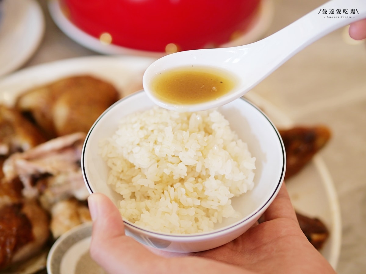 南投竹山美食｜拜拜完直接開吃「豪客窯烤雞 紫南宮店」皮脆肉嫩的高溫窯烤雞迷人飄香，澎湃辦桌料理一次滿足！紫南宮美食推薦｜竹山甕仔雞推薦