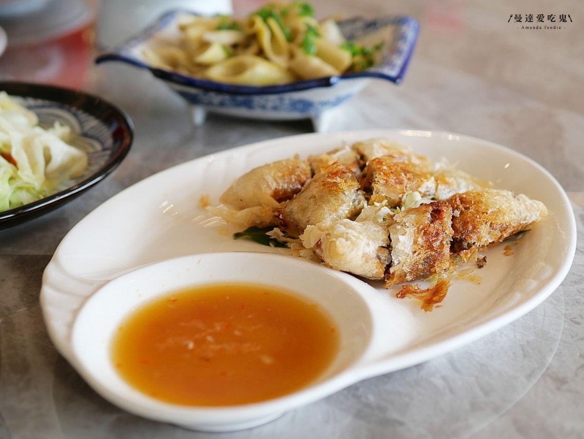 南投竹山美食｜拜拜完直接開吃「豪客窯烤雞 紫南宮店」皮脆肉嫩的高溫窯烤雞迷人飄香，澎湃辦桌料理一次滿足！紫南宮美食推薦｜竹山甕仔雞推薦