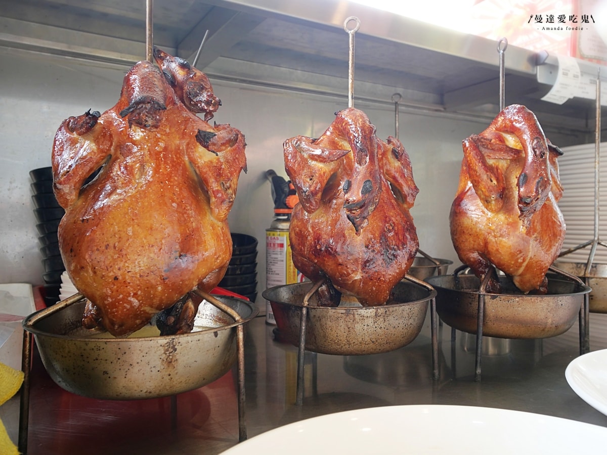 南投竹山美食｜拜拜完直接開吃「豪客窯烤雞 紫南宮店」皮脆肉嫩的高溫窯烤雞迷人飄香，澎湃辦桌料理一次滿足！紫南宮美食推薦｜竹山甕仔雞推薦