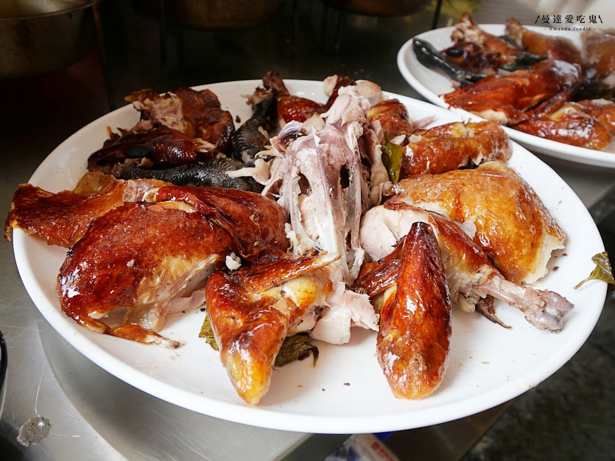 南投竹山美食｜拜拜完直接開吃「豪客窯烤雞 紫南宮店」皮脆肉嫩的高溫窯烤雞迷人飄香，澎湃辦桌料理一次滿足！紫南宮美食推薦｜竹山甕仔雞推薦