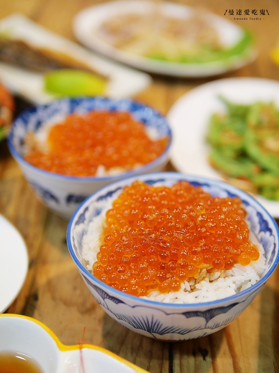 台南東區美食｜熱炒、燒烤一次滿足「府城騷烤家」成大學生與在地人晚餐宵夜愛店，鮭魚卵豬油拌飯太邪惡！成大美食推薦｜台南東區美食