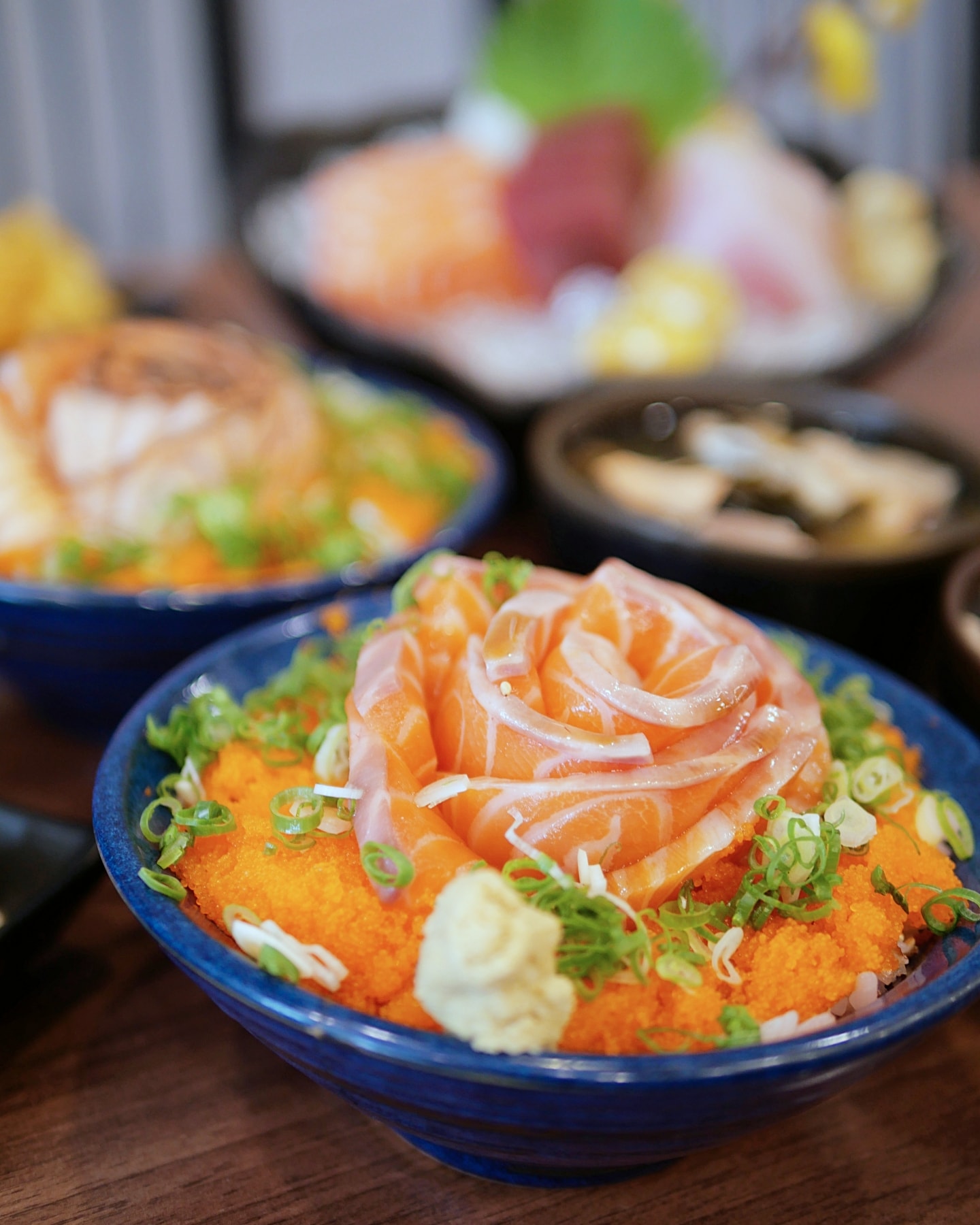 日料店新增自助吧整個大加分「纓風壽司永康店」期間限定玫瑰花丼超吸睛，營業到半夜12點很可以！永康美食推薦｜台南日料推薦
