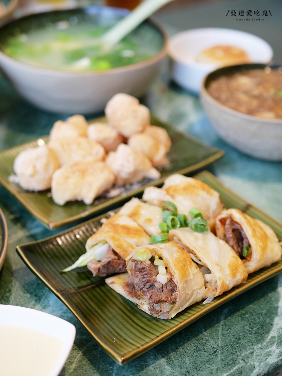安平家樂福旁的人氣北方麵食「酥香居北方精緻食府安平店」質感系用餐空間，連甜點都讓人驚喜！台南中西區美食｜台南聚餐推薦