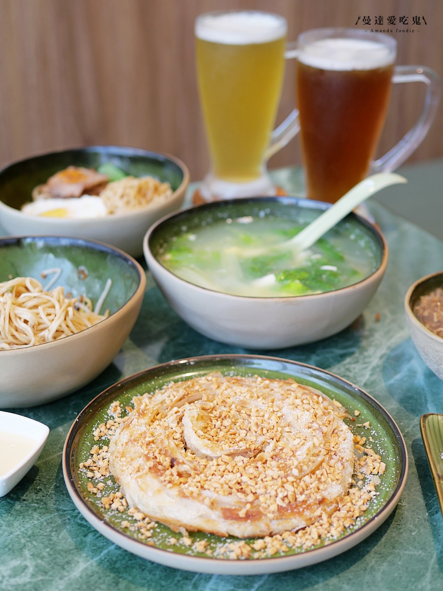 安平家樂福旁的人氣北方麵食「酥香居北方精緻食府安平店」質感系用餐空間，連甜點都讓人驚喜！台南中西區美食｜台南聚餐推薦