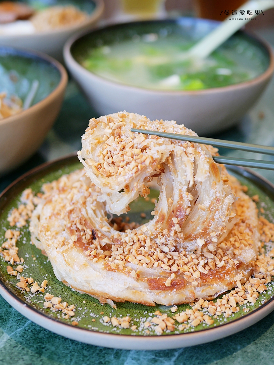 安平家樂福旁的人氣北方麵食「酥香居北方精緻食府安平店」質感系用餐空間，連甜點都讓人驚喜！台南中西區美食｜台南聚餐推薦