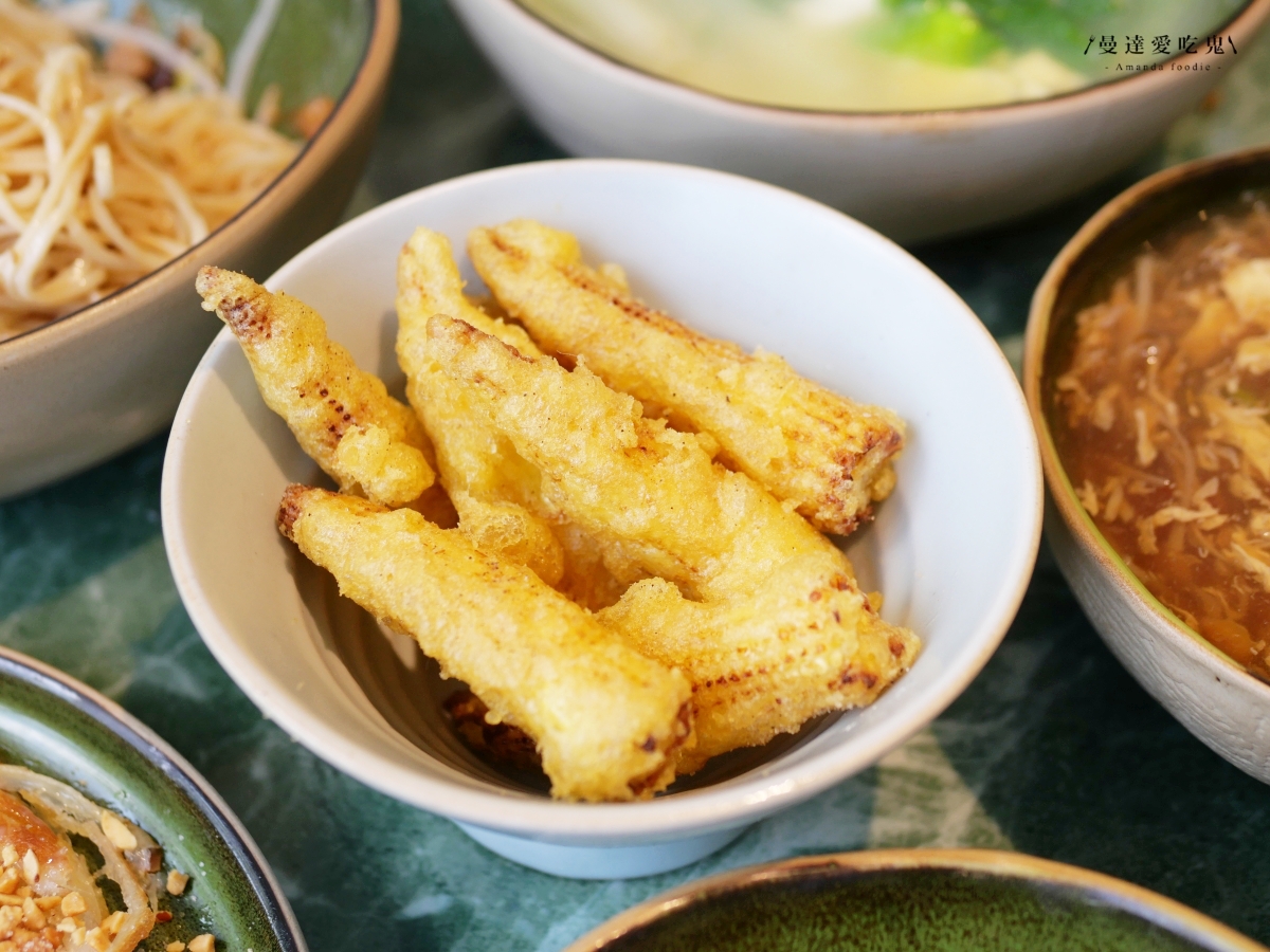 安平家樂福旁的人氣北方麵食「酥香居北方精緻食府安平店」質感系用餐空間，連甜點都讓人驚喜！台南中西區美食｜台南聚餐推薦