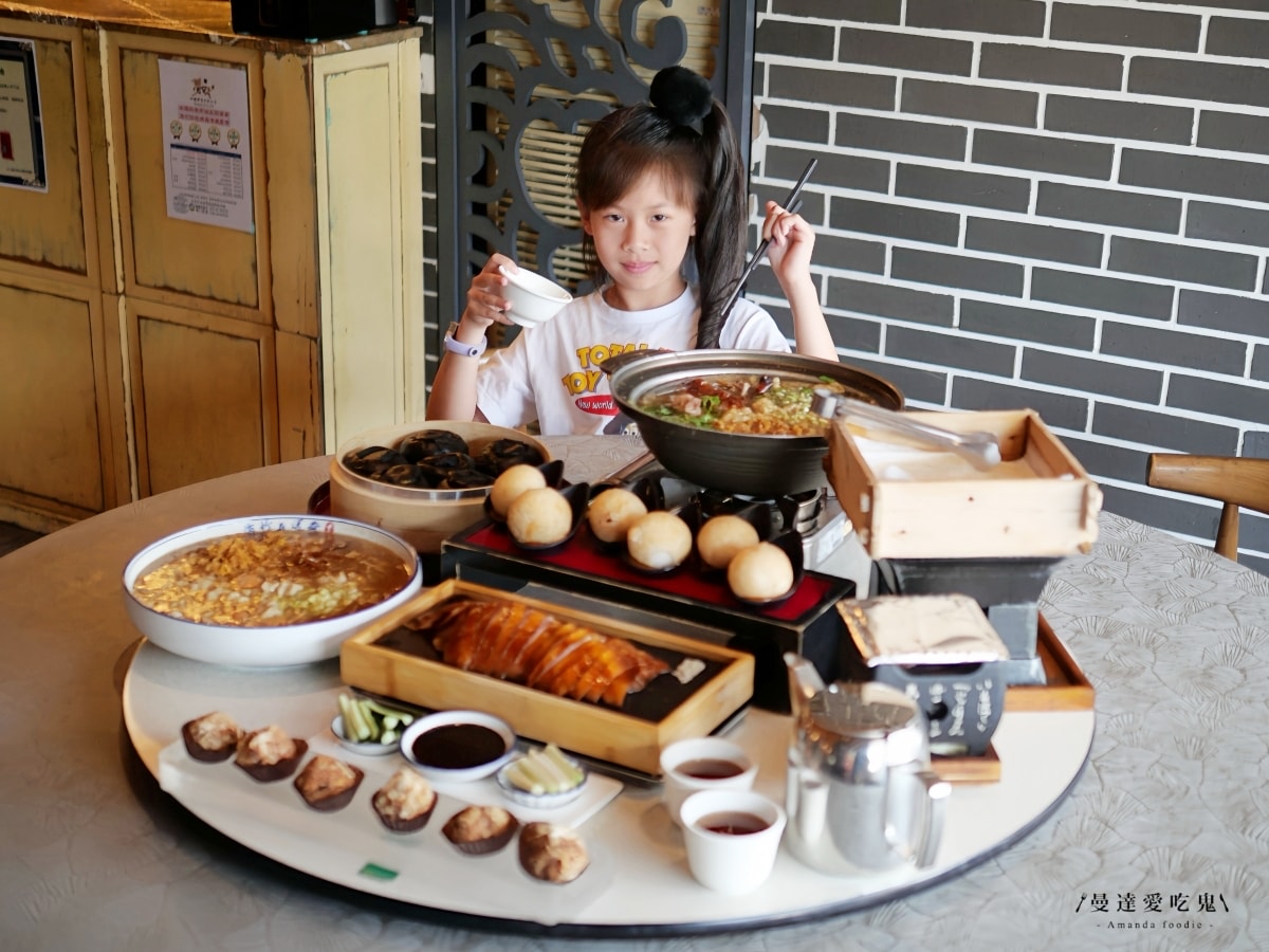 越吃越上癮！烤鴨控必收口袋名單「LA 墨川四川樟茶烤鴨善化店」料多實在的母親節套餐開箱！善化美食推薦｜台南聚餐推薦