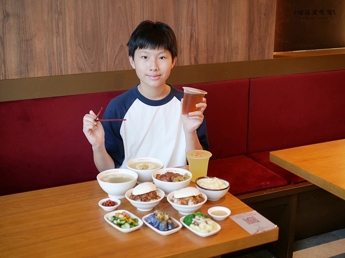 台南最美台式小吃店!米其林必比登推薦肉燥飯「VASO弘肉燥飯舖 安平店」限量腿庫飯、蒸蛋湯必點!台南美食推薦|安平美食推薦 - 第11張圖 台南最美台式小吃店!米其林必比登推薦肉燥飯「VASO弘肉燥飯舖 安平店」限量腿庫飯、蒸蛋湯必點!台南美食推薦|安平美食推薦