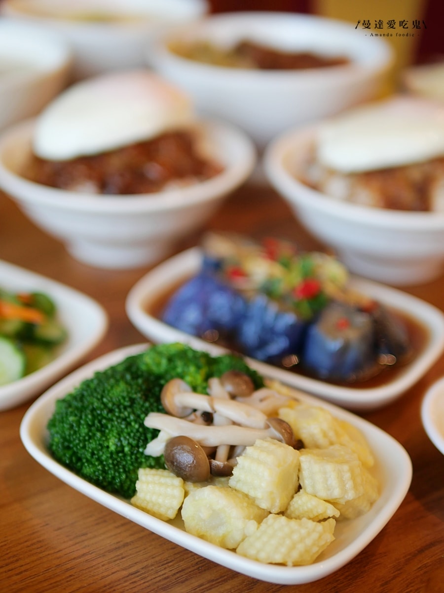台南最美台式小吃店!米其林必比登推薦肉燥飯「VASO弘肉燥飯舖 安平店」限量腿庫飯、蒸蛋湯必點!台南美食推薦|安平美食推薦 - 第19張圖 台南最美台式小吃店!米其林必比登推薦肉燥飯「VASO弘肉燥飯舖 安平店」限量腿庫飯、蒸蛋湯必點!台南美食推薦|安平美食推薦