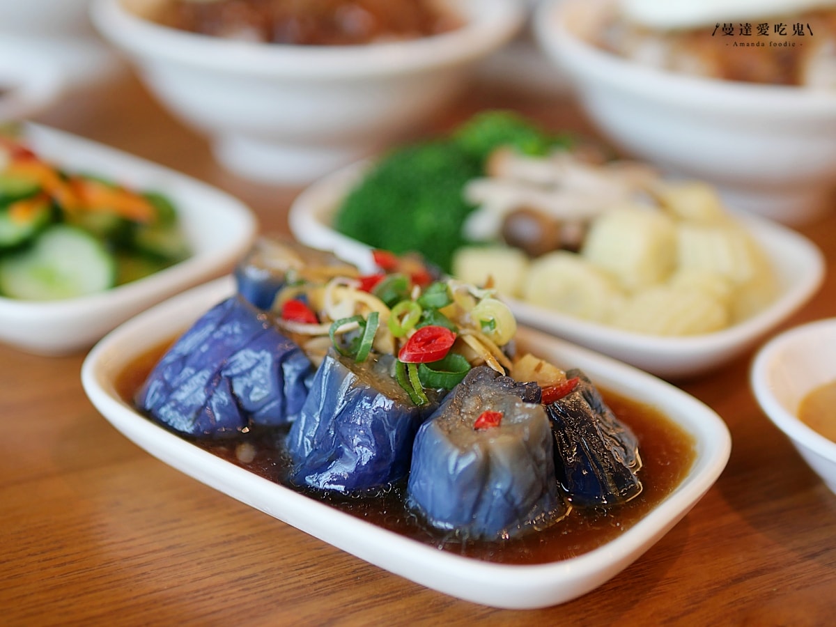 台南最美台式小吃店!米其林必比登推薦肉燥飯「VASO弘肉燥飯舖 安平店」限量腿庫飯、蒸蛋湯必點!台南美食推薦|安平美食推薦 - 第18張圖 台南最美台式小吃店!米其林必比登推薦肉燥飯「VASO弘肉燥飯舖 安平店」限量腿庫飯、蒸蛋湯必點!台南美食推薦|安平美食推薦