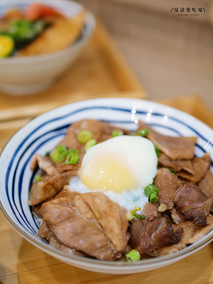 上桌就能聞到迷人炙烤香氣「一燃丼飯專賣店」現點現烤超滿足，價格實在又有飽足感的高雄鳳山日式丼飯推薦！