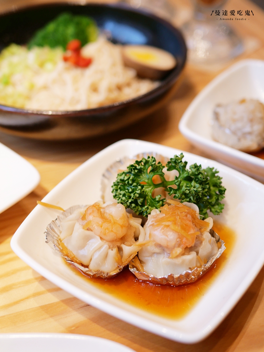 高雄鹽埕美食推薦「春水堂駁二店」進駐百年港區倉庫，珍珠奶茶創始品牌必點功夫麵、蘿蔔糕與經典茶點一次開箱！駁二美食推薦｜駁二聚餐推薦
