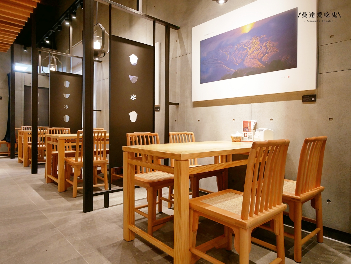 高雄鹽埕美食推薦「春水堂駁二店」進駐百年港區倉庫，珍珠奶茶創始品牌必點功夫麵、蘿蔔糕與經典茶點一次開箱！駁二美食推薦｜駁二聚餐推薦