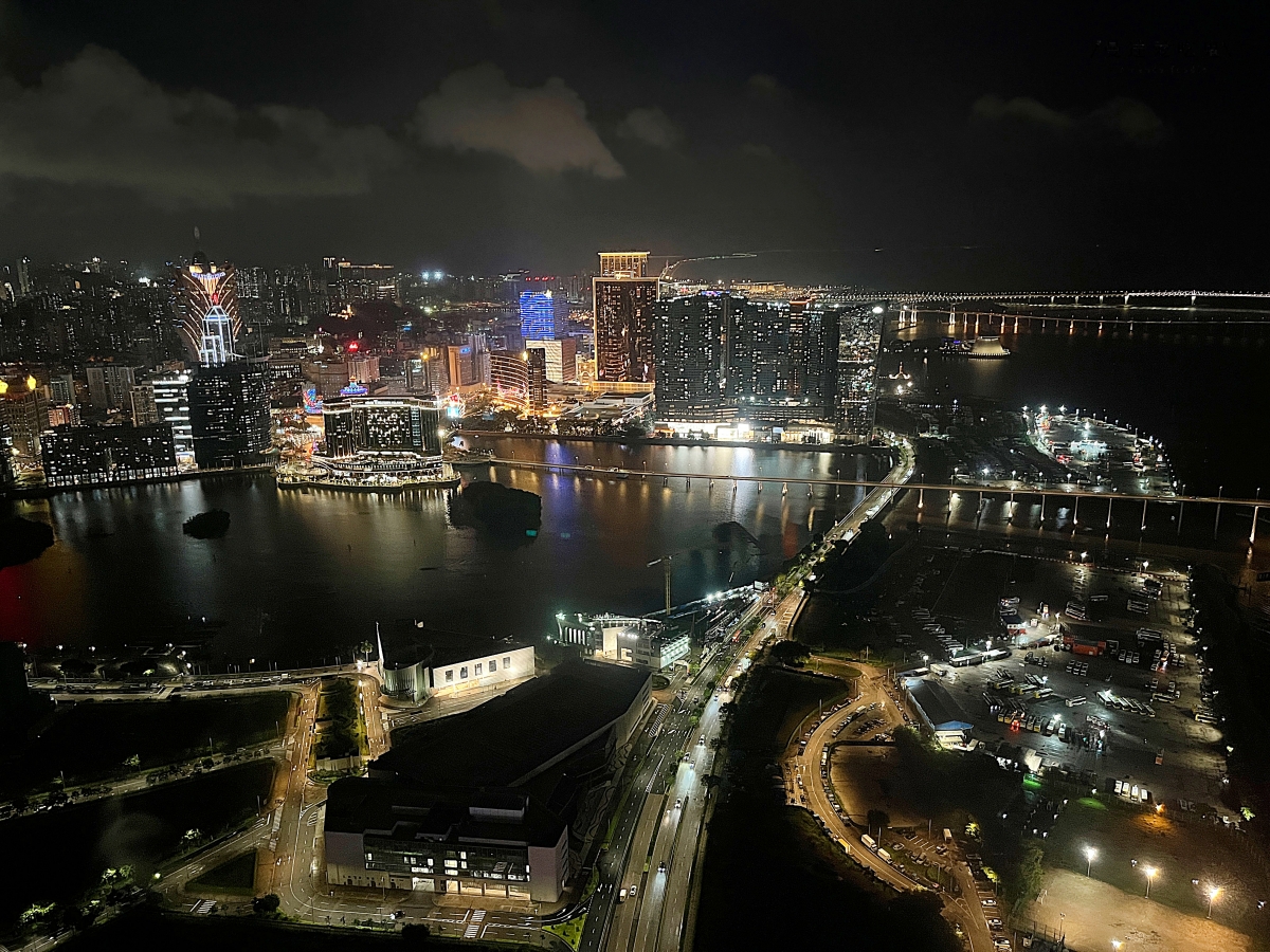 澳門必吃高空景觀餐廳！澳門塔360旋轉餐廳開箱，360度景觀自助餐、下午茶、午晚餐通通有，澳門百萬夜景一覽無遺！澳門吃到飽推薦｜澳門旅遊推薦