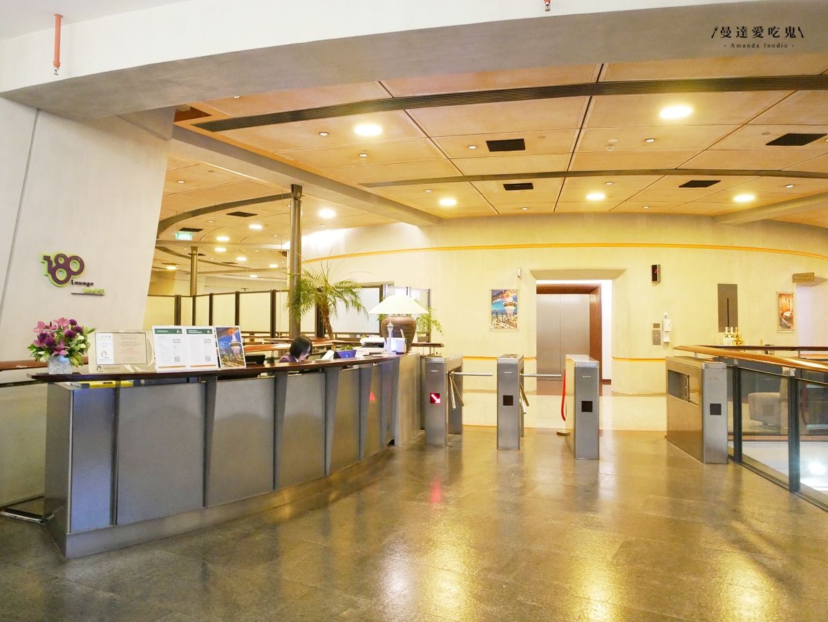 澳門必吃高空景觀餐廳！澳門塔360旋轉餐廳開箱，360度景觀自助餐、下午茶、午晚餐通通有，澳門百萬夜景一覽無遺！澳門吃到飽推薦｜澳門旅遊推薦
