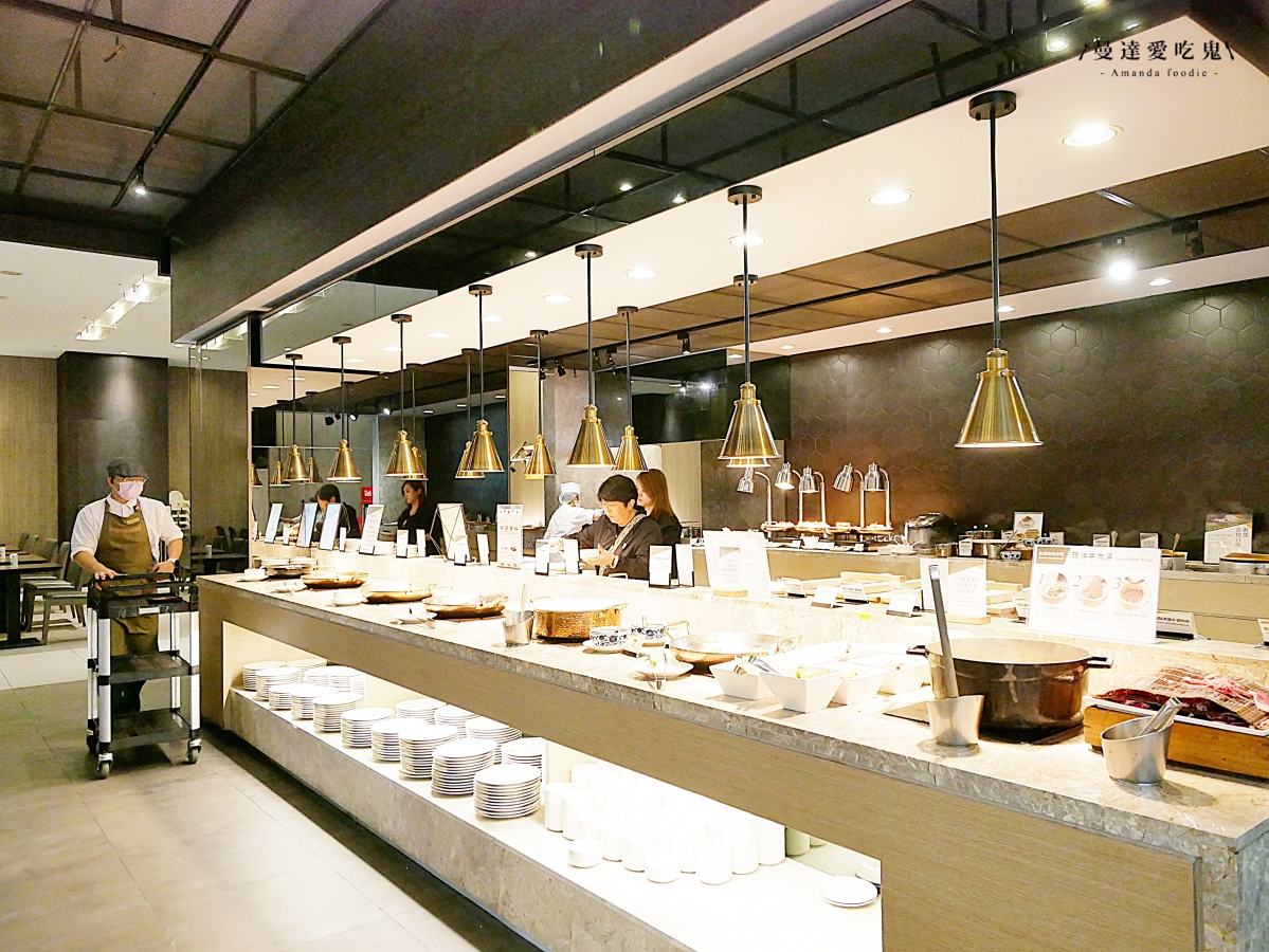 台南吃到飽推薦｜人氣台南飯店自助餐推薦「煙波大飯店台南館 食東西自助餐廳」必吃台南牛肉湯、多國料理一次滿足！台南中西區美食｜台南吃到飽推薦