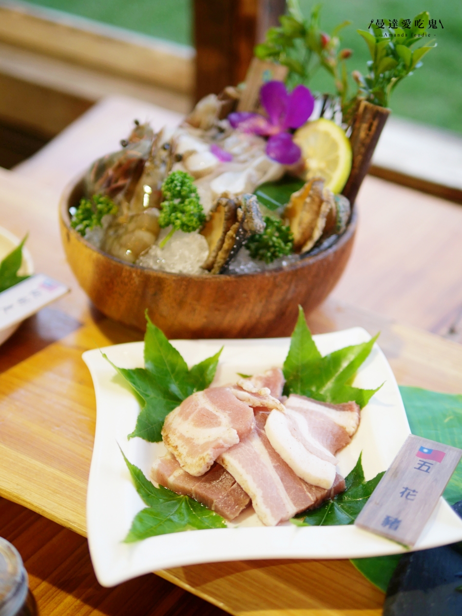 苗栗大湖住宿推薦「雲霧灣灣一泊四食懶人露營」開箱，山景第一排豪華帳篷、海陸燒烤晚餐、下午茶宵夜一次滿足！苗栗旅遊推薦｜苗栗露營推薦