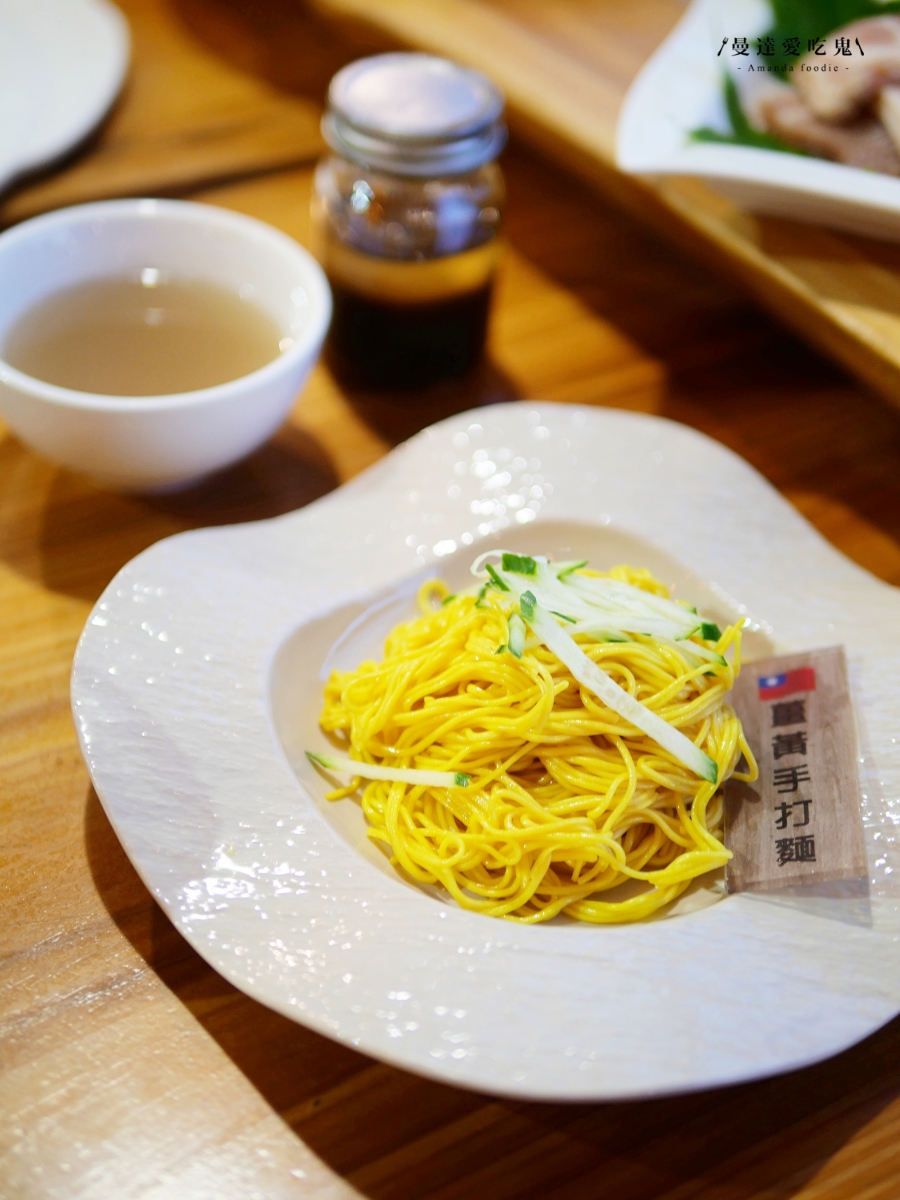 苗栗大湖住宿推薦「雲霧灣灣一泊四食懶人露營」開箱，山景第一排豪華帳篷、海陸燒烤晚餐、下午茶宵夜一次滿足！苗栗旅遊推薦｜苗栗露營推薦
