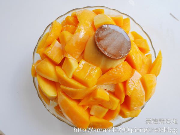 【台南美食】中西區 禮物水果 ● 夏天就是要吃芒果冰 ● 料好實在沙茶鍋燒意麵拇指推！❤❤